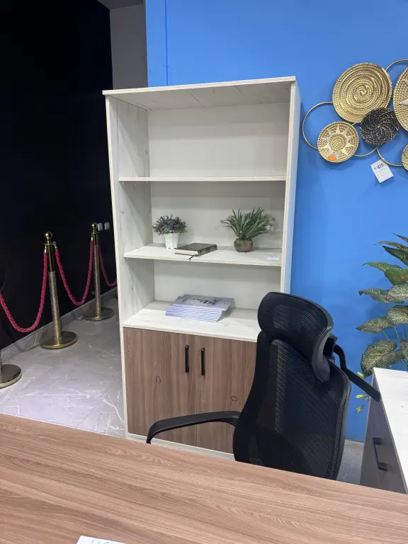 Китоблар ва хужжатлар шкафи