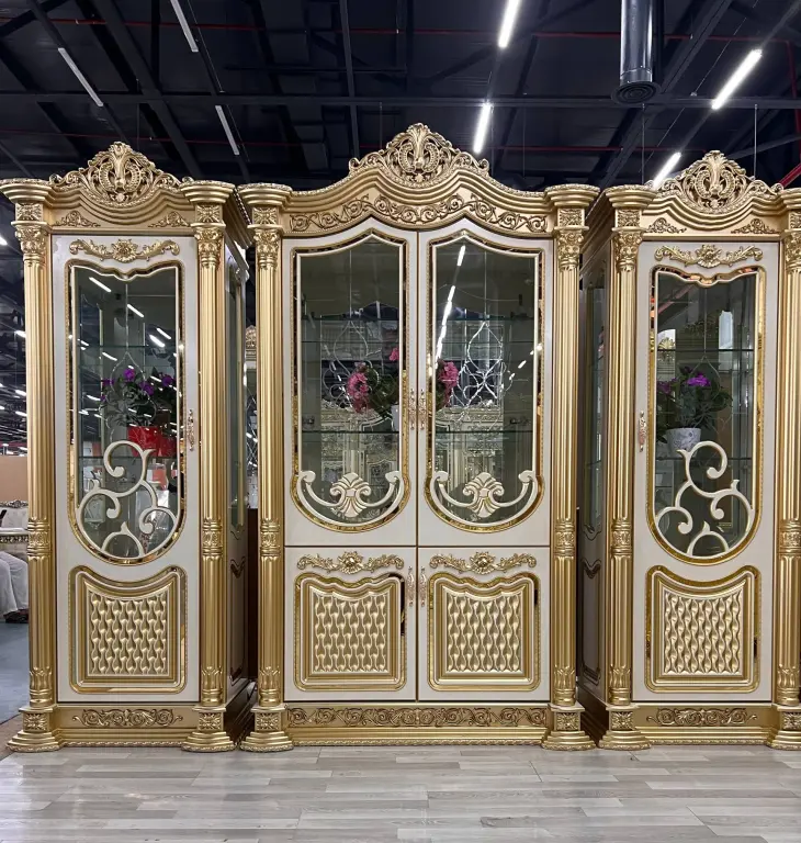 Hashamatli klassik mehmonxona to'plami – Premium saroy uslubidagi dizayn