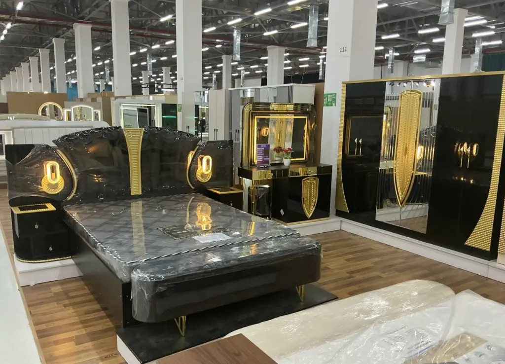 Royal Black Gold Bedroom Set | Karavot + Oynali Shkaf + LED Pardoz Stoli + Tumba