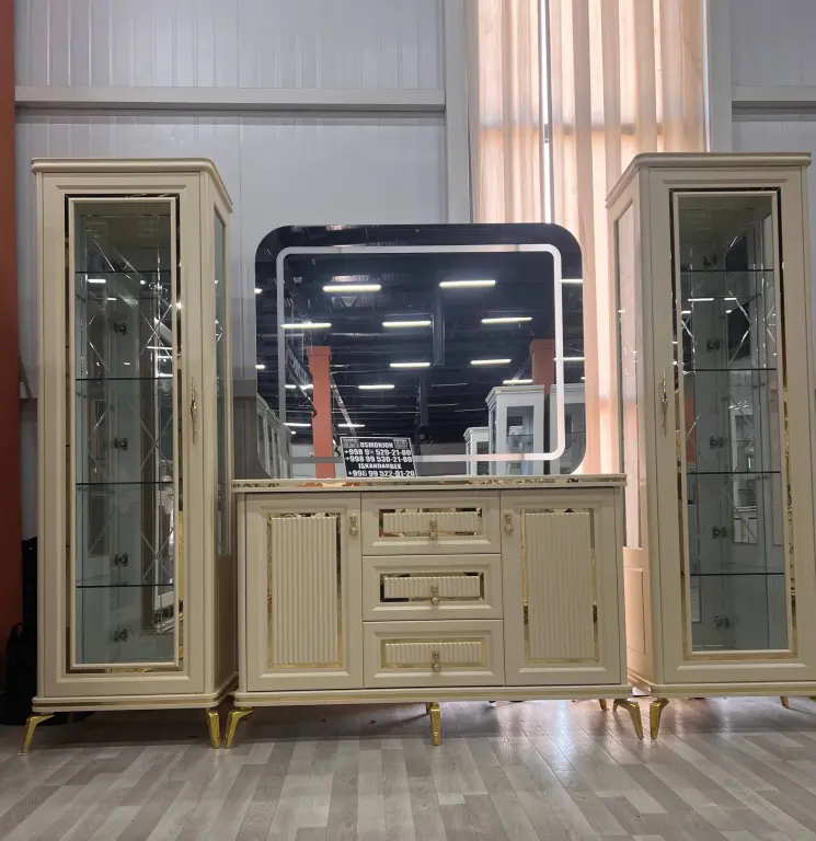 Premium mehmonxona mebeli – 2 ta vitrina, komod va LED yoritgichli dekorativ oyna